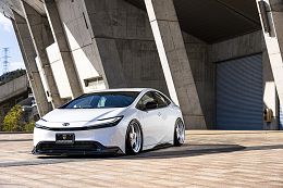Toyota Prius PHEV 2023
