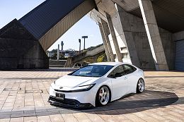 Toyota Prius PHEV 2023