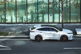 Toyota Harrier PHEV 2022